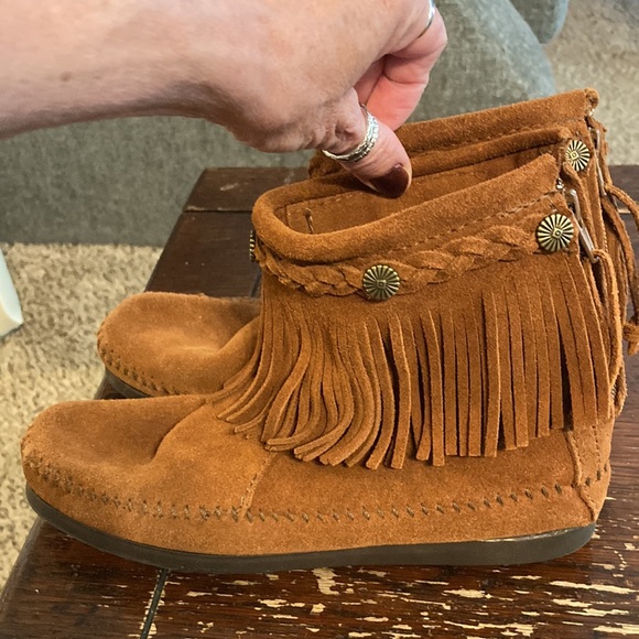 Minnetonka leather moccasin booties size 6 - Picture 2 of 9